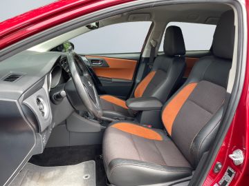 Toyota Auris Touring Sports - 9