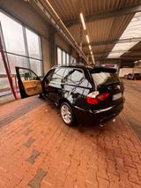 BMW X3 2,5i - BMW iX3 von privat