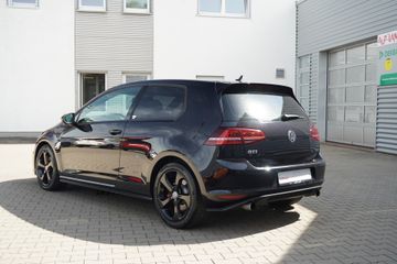 Volkswagen Golf - 8