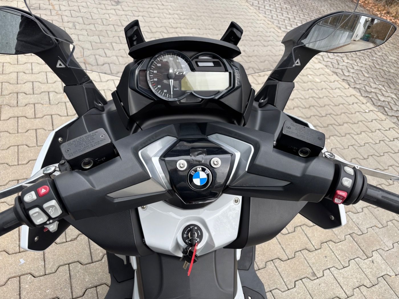 Fahrzeugabbildung BMW C 650 GT Highline-Paket BMW Topcase