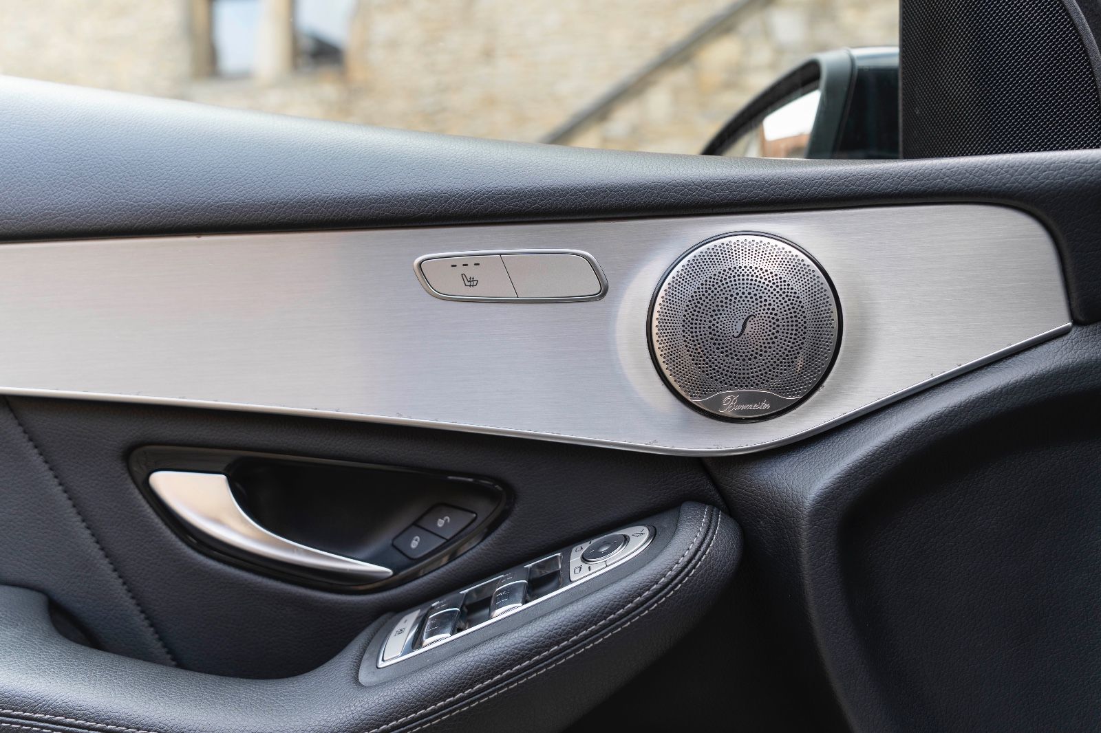 Fahrzeugabbildung Mercedes-Benz GLC 300d 4Matic AMG-LINE LED KAM NAV