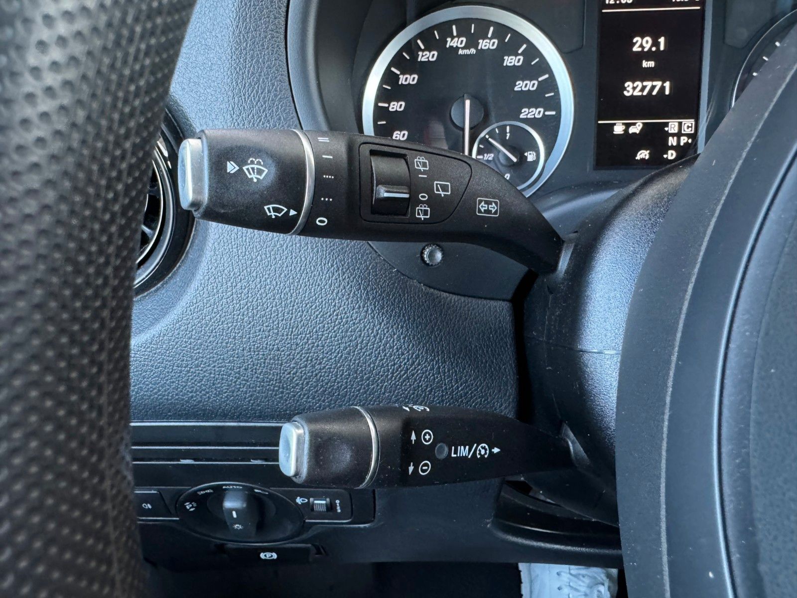 Fahrzeugabbildung Mercedes-Benz Vito 114 CDI Tourer 9G Klima Kamera Audio40