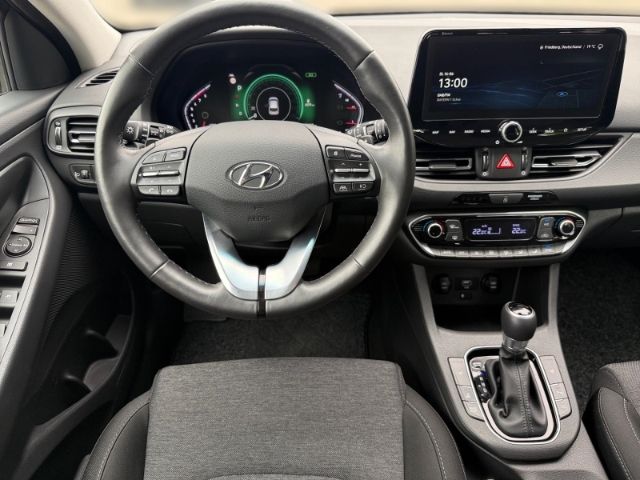 Fahrzeugabbildung Hyundai i30 1.5 cw Trend +KLIMA+NAVI+PDC+RFK+DAB+UVM+