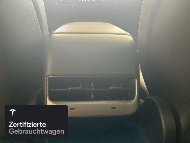 Tesla Model Y Long Range AWD foto 13