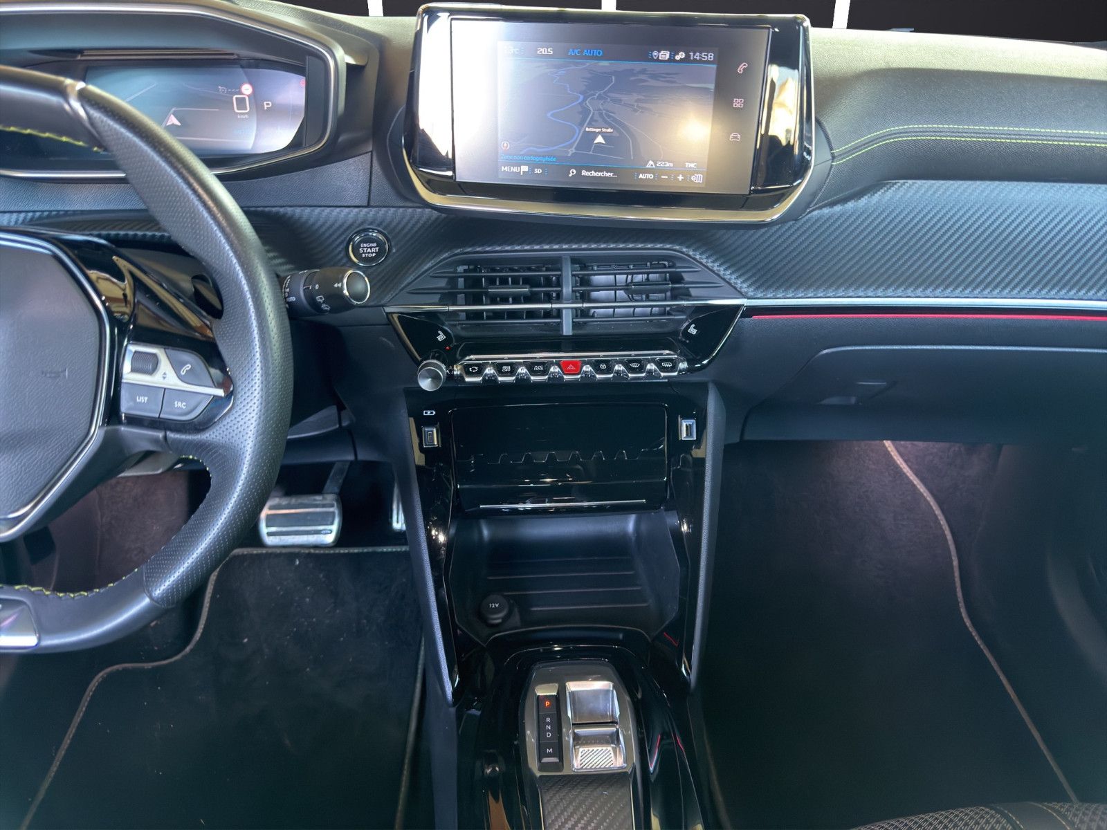 Fahrzeugabbildung Peugeot 208 GT Navi*Shzg*LED*Ambiente*Pano