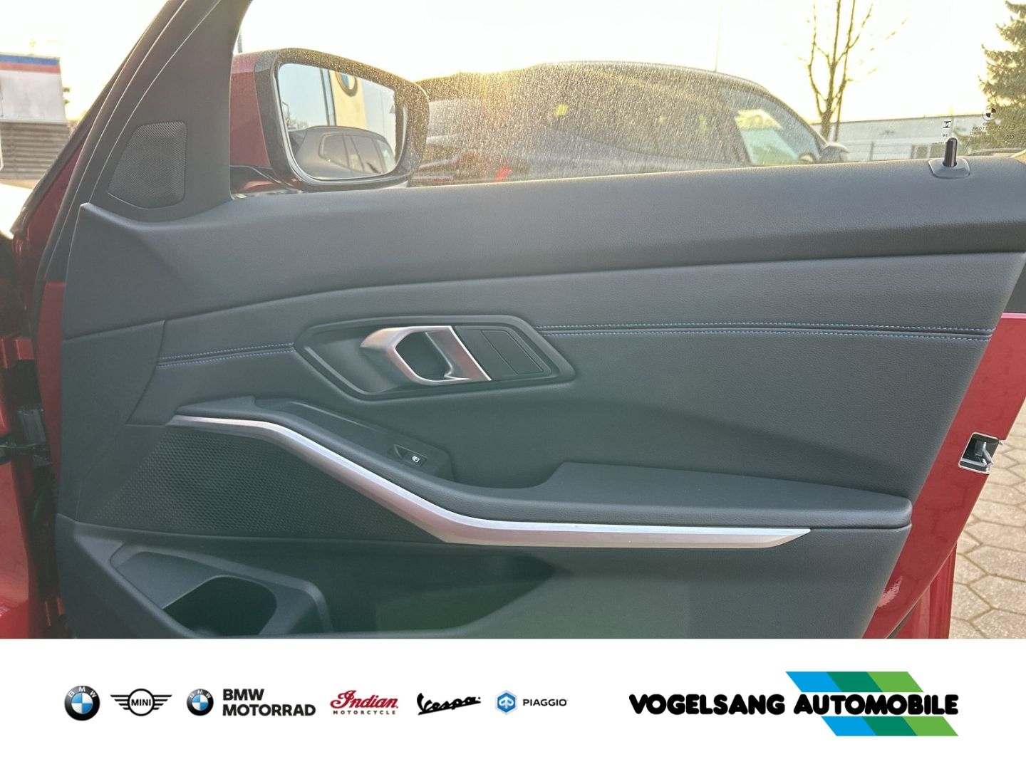 Fahrzeugabbildung BMW 318 iTouring,M Sport,HIFI,SurroundView,DrivingAs