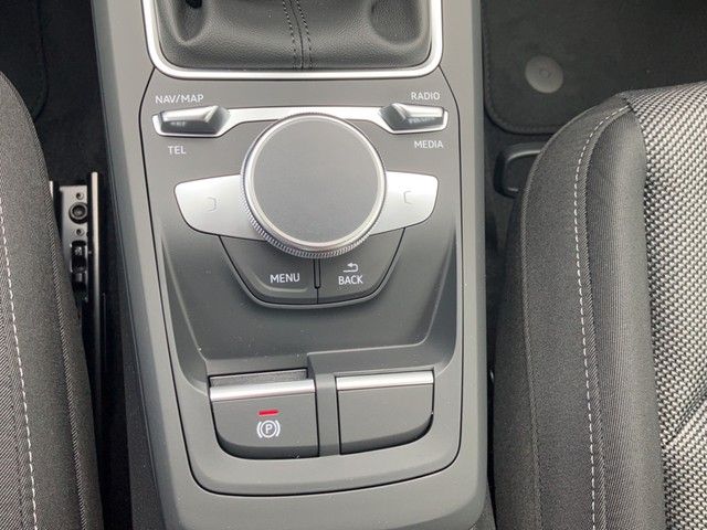 Fahrzeugabbildung Audi Q2 35 TFSI advanced LED Klima-Komfortpaket Vorb.