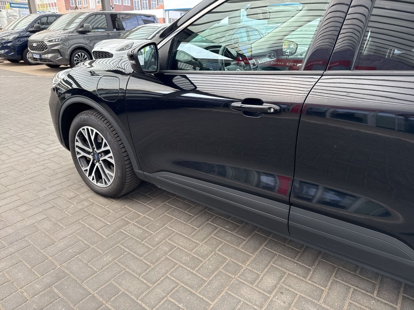 Fahrzeugabbildung Ford Kuga Plug-In Hybrid Titanium Hagelschaden AHK sc