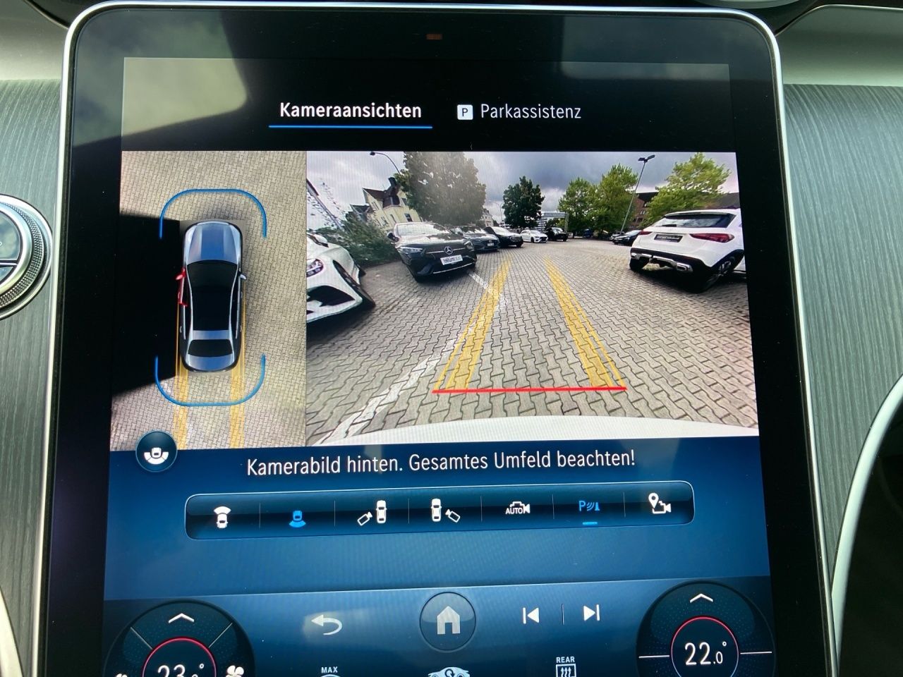 Fahrzeugabbildung Mercedes-Benz C 400 e 4M Avantgarde Pano DigitalL Burmester 36