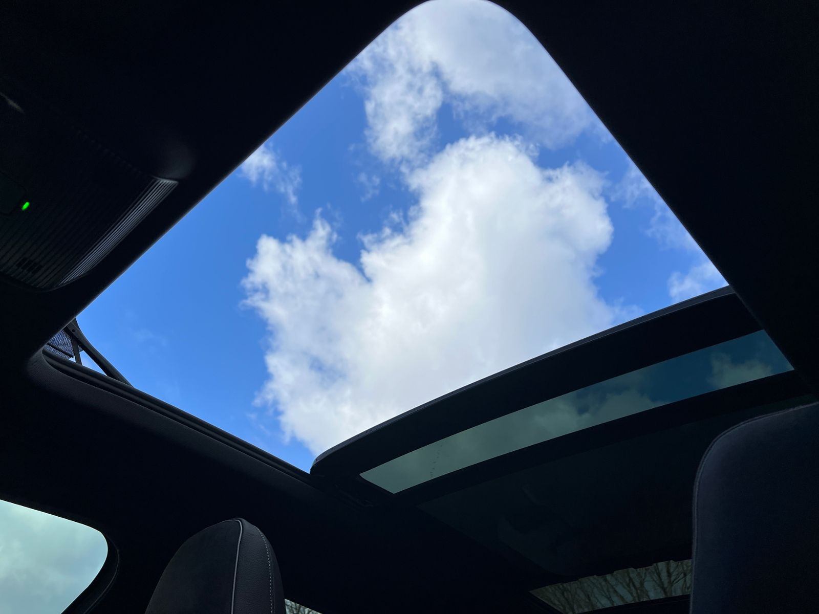 Fahrzeugabbildung SKODA Superb Combi  Sportline 1.5 TSI IV DSG *AHK, Nav