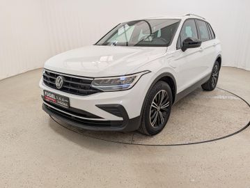 Volkswagen Tiguan - 2