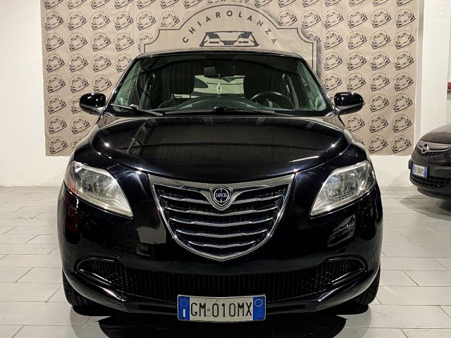 Lancia Ypsilon 0.9 TwinAir 85 CV 5 porte Metano 