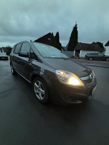 Opel Zafira Family Plus 7 Sitze