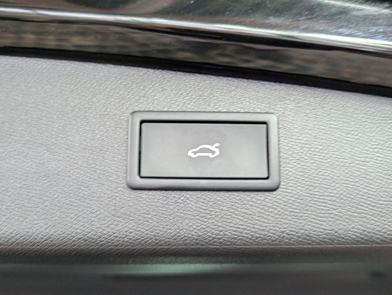 Fahrzeugabbildung CUPRA Leon 1.5 e-Hybrid PLUG-IN LED INTELIG-DRIVE EDGE