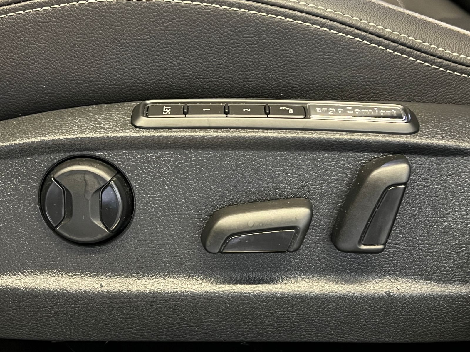 Fahrzeugabbildung Volkswagen Passat Variant Alltrack 2.0 TDI DSG 4MOTION *AHK