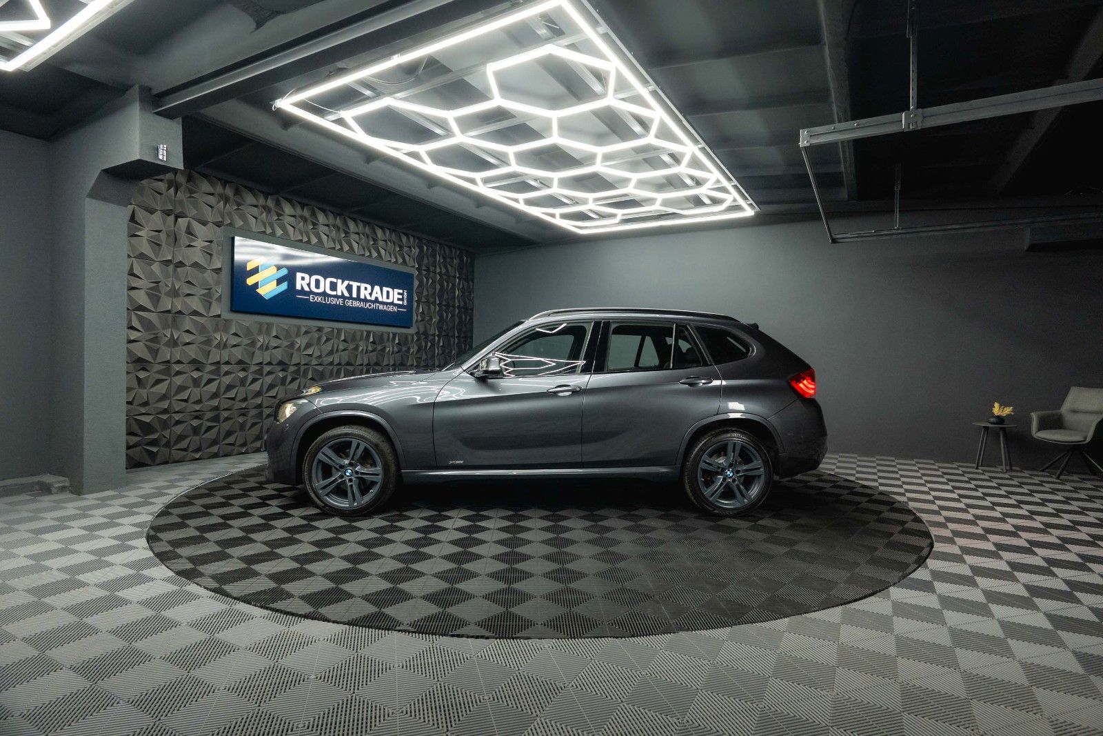 Fahrzeugabbildung BMW X1 xDrive 18d M-Sport Shadow Line *Bi-Xenon*DAB*