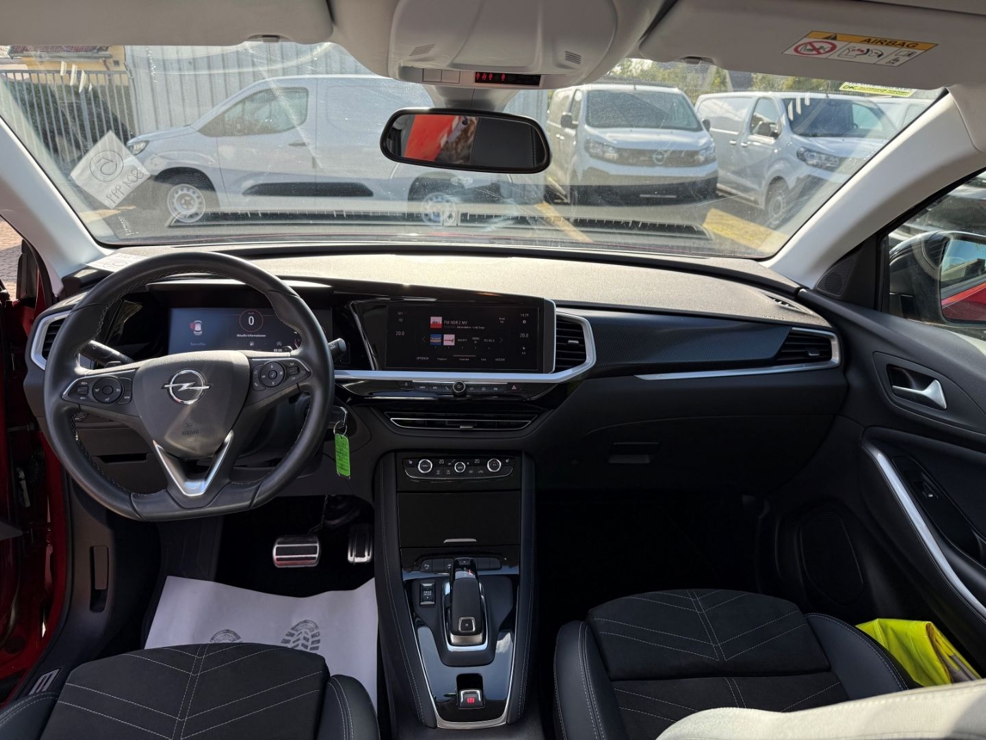 Fahrzeugabbildung Opel Grandland GS 1.5 D mit Sitzheizung+Kamera