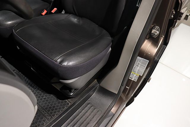 T5 Doka Pritsche 2.0 TDI DSG AHK LEDER NAVI PDC