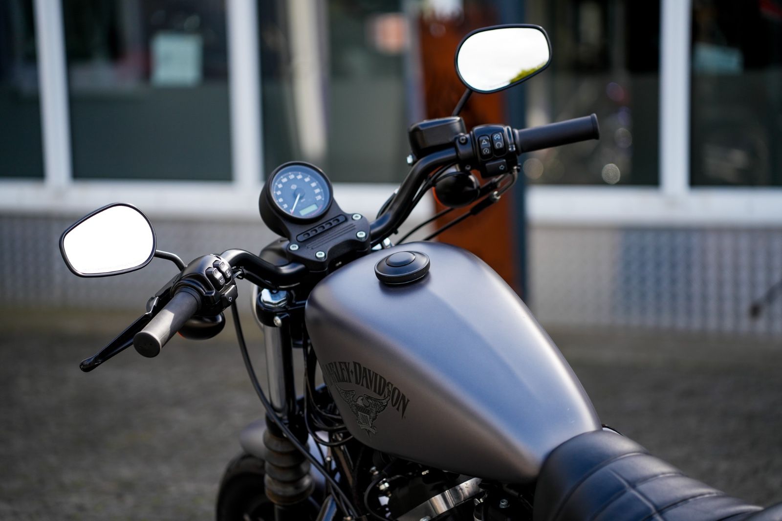 Fahrzeugabbildung Harley-Davidson SPORTSTER XL883N IRON