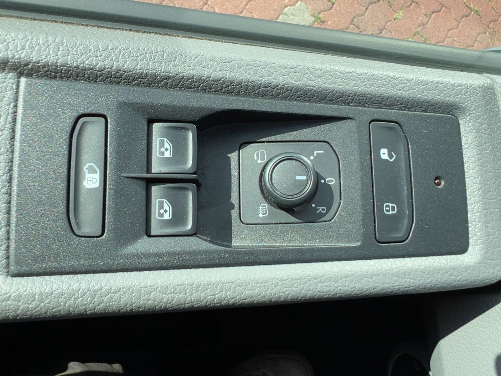 Fahrzeugabbildung Volkswagen T6.1 2.0 TDI Kasten KR Klima DAB+ Navi ParkPilot
