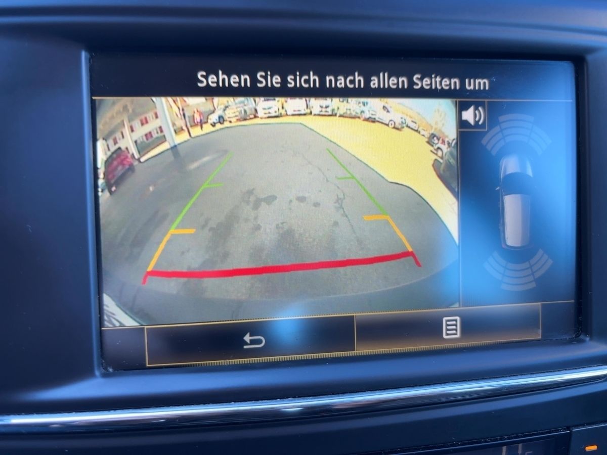 Fahrzeugabbildung Renault Kadjar LIMITED Deluxe TCe 140 GPF SHZ Navi GJR