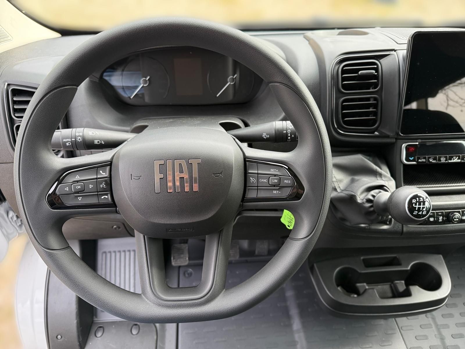 Fahrzeugabbildung Fiat Ducato L2H2 Multicab 140 MT6