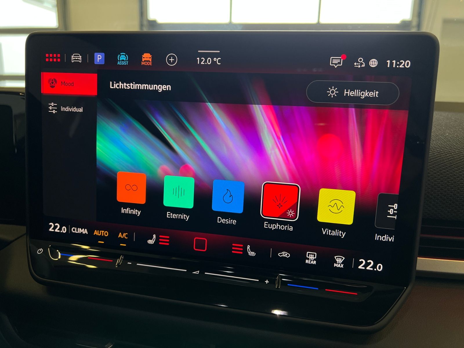 Fahrzeugabbildung Volkswagen T-Roc R-Line 1.5 eTSI DSG *AHK, LED, ACC, Kamera