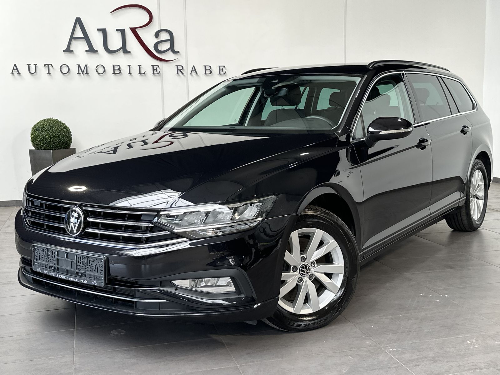 Fahrzeugabbildung Volkswagen Passat Variant 1.5 TSI DSG Business NAV+LED+ACC