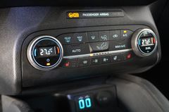 Fahrzeugabbildung Ford Focus Lim. 1.0 ACTIVE NAVI/LED/KAMERA/SHZ/DAB+