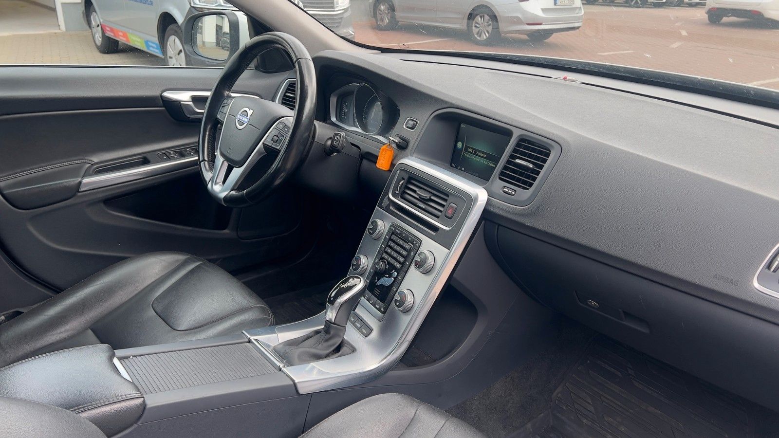 Fahrzeugabbildung Volvo V60 Kombi Summum AWD*Mietkauf*GSD*TEMP*RFK*