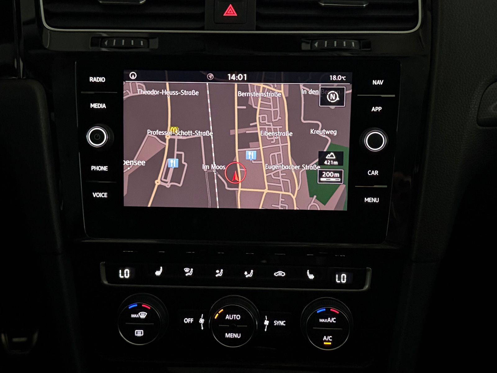 Fahrzeugabbildung Volkswagen Golf VII Lim. IQ.DRIVE BlueMotion/CAR PLAY/ACC