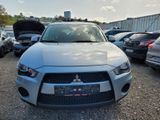Mitsubishi Outlander Invite 2WD - Mitsubishi Outlander: Invite