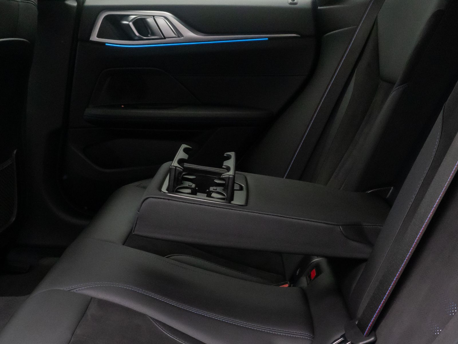 Fahrzeugabbildung BMW i4 eD35 Gran Coupè M Sport Pro Kamera DAB LED