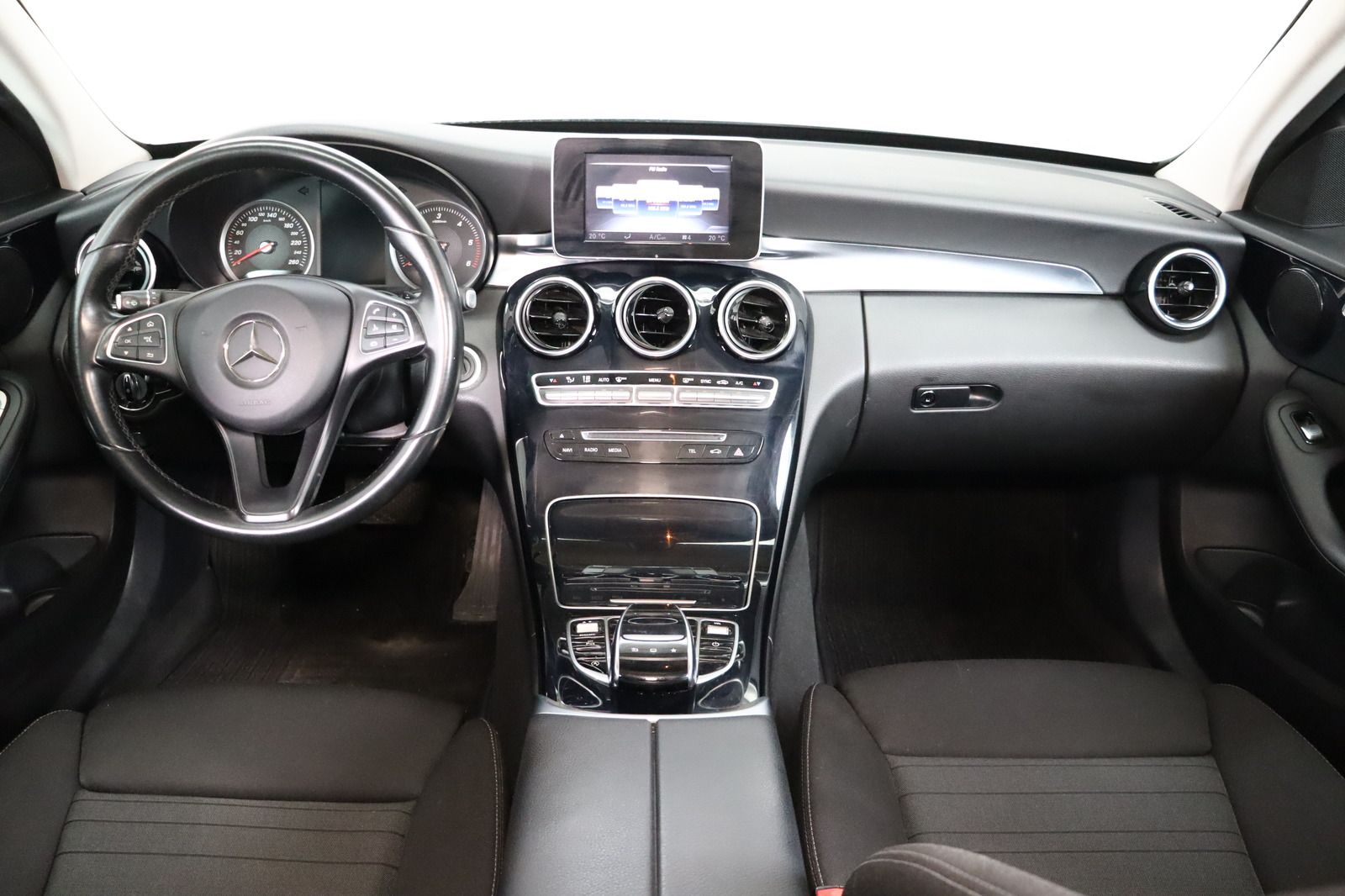 Fahrzeugabbildung Mercedes-Benz C 180 d * LED * SHZ