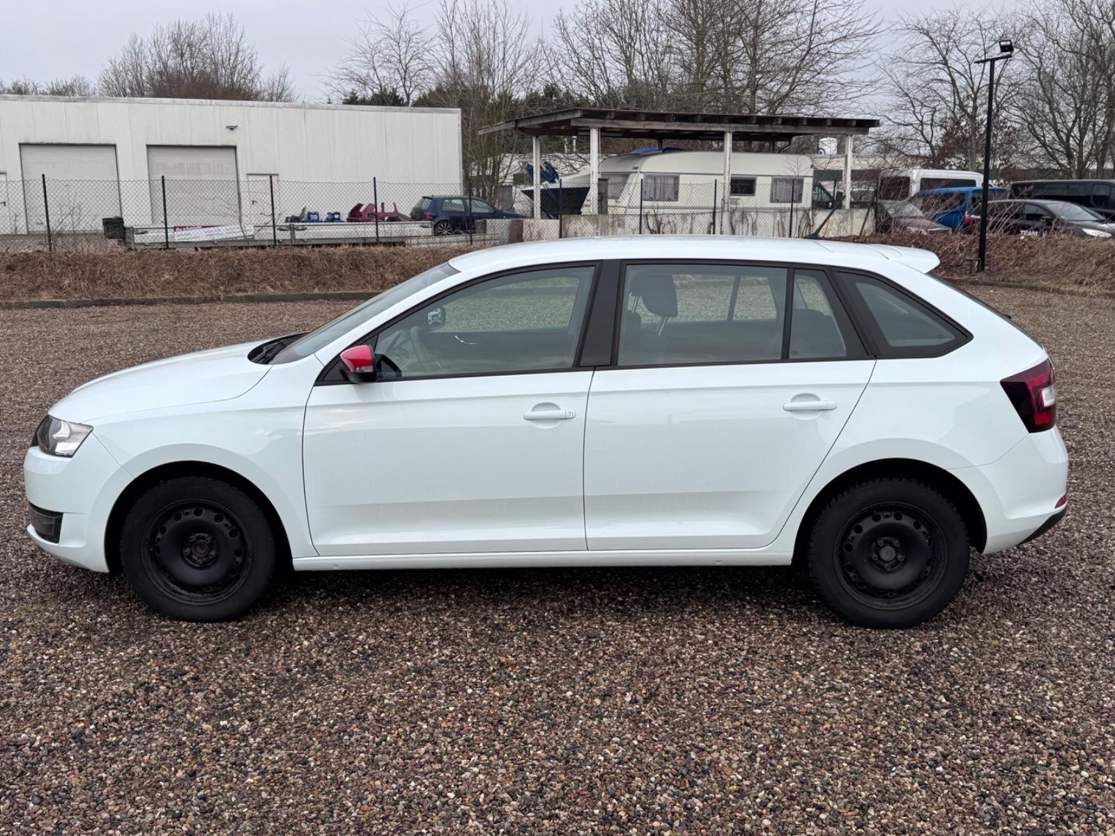 Skoda Rapid Spaceback Red & Grey,  Sitzheizung, PDC
