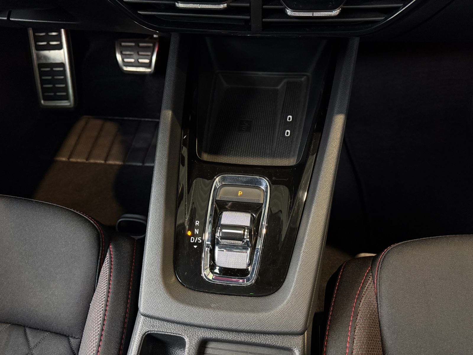 Fahrzeugabbildung SKODA Octavia Lim. RS RFK ACC HUD LED