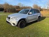 BMW X5 xDrive30d - - silberne BMW X5