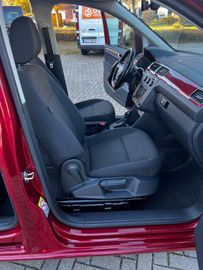 Bild 8 VW Caddy PKW Maxi Comfortline Automatik AWD