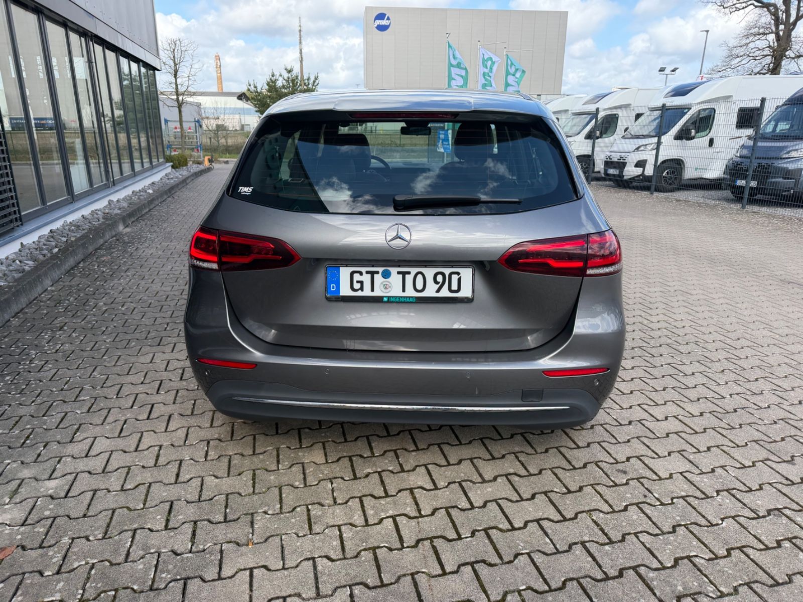 Fahrzeugabbildung Mercedes-Benz B 180 Business Paket