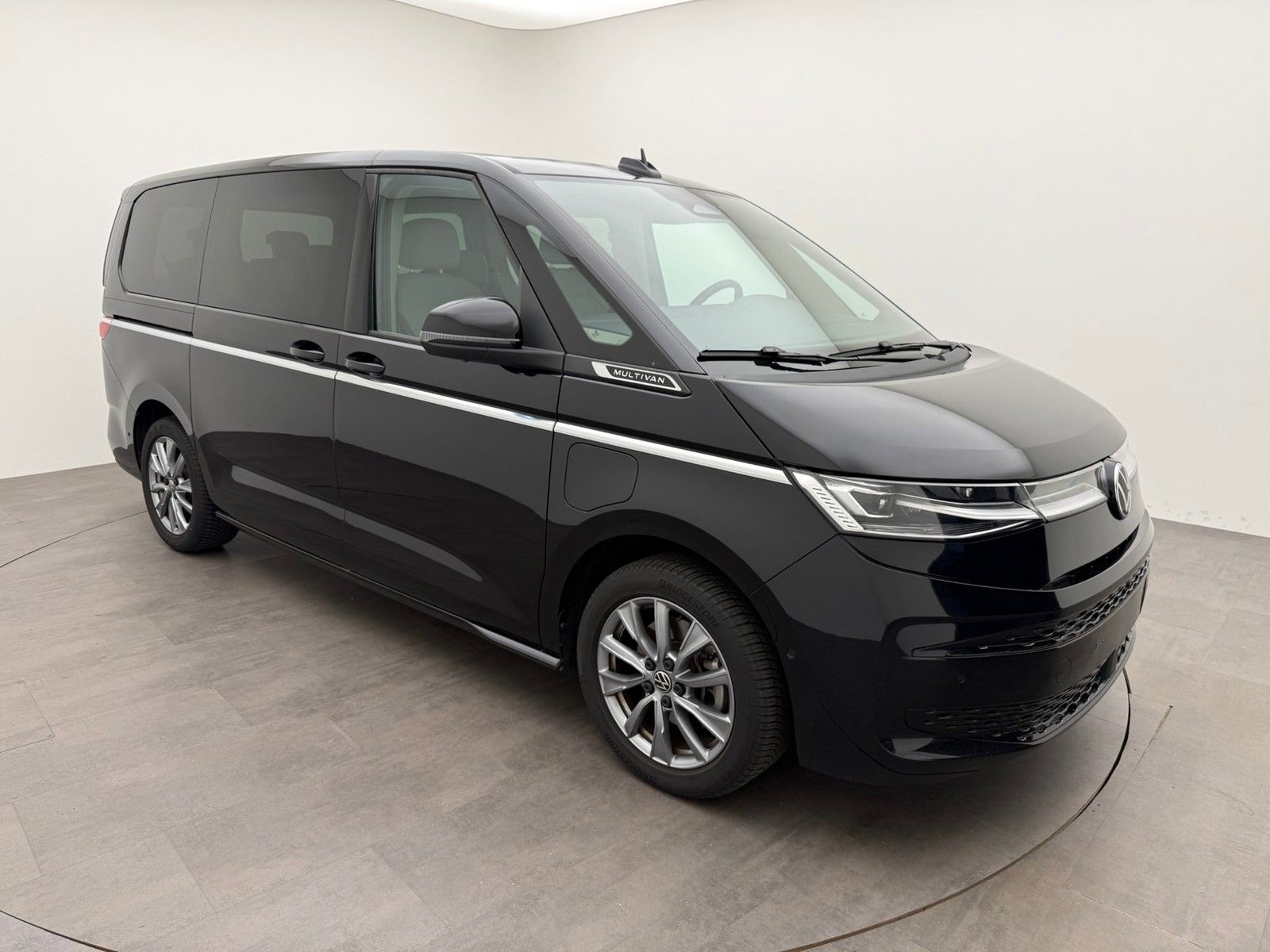 Volkswagen T7 Multivan 1.5 eHybrid DSG 4M Style LANG 7Sitze imagem 2