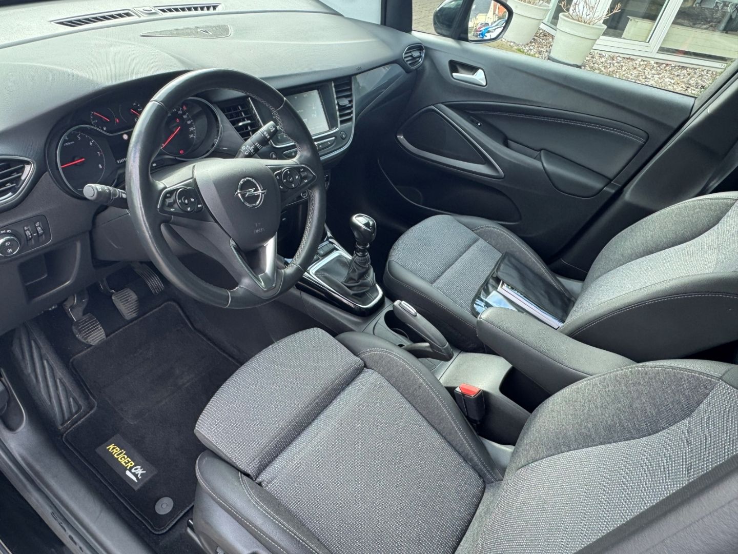 Fahrzeugabbildung Opel Crossland Elegance 1.2 Turbo mit AHK