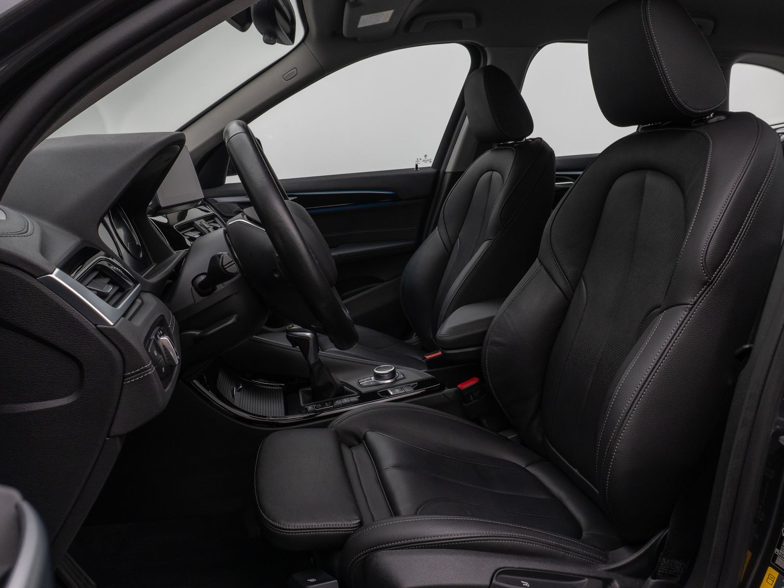 Fahrzeugabbildung BMW X1 xD25e SportLine Kamera HUD DAB HiFi AHK Alarm