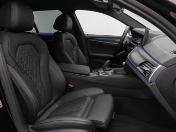 Fahrzeugabbildung BMW 520d xD M Sport Kamera DAB HiFi 4xKlima ACC Komf