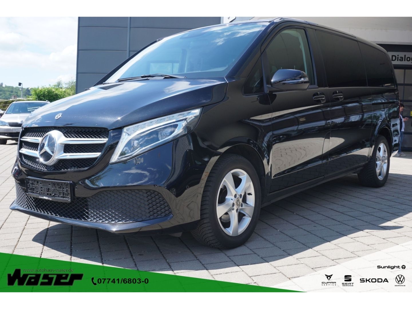 Mercedes V 220 - 1