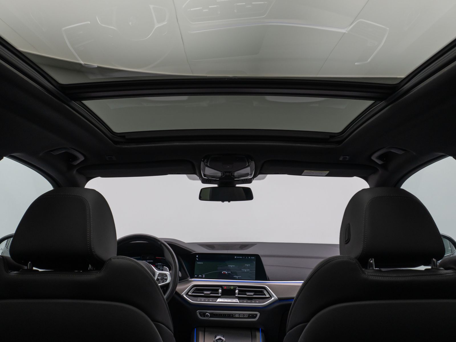 Fahrzeugabbildung BMW X5 M50i Panorama 360° DAB H/K AHK Komfort 22Zoll