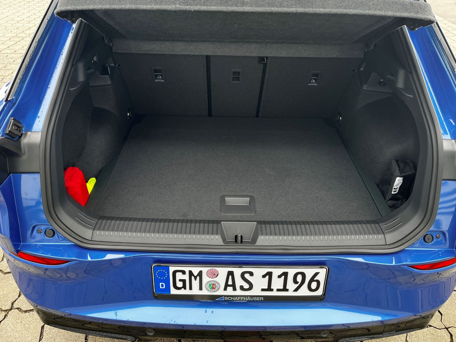 Fahrzeugabbildung Volkswagen T-Roc 1.5 eTSI 140KW ABT R-Line DSG PAN NAV 20"