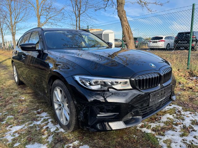 BMW 3 Touring 320 d xDrive Sport Line Panorama