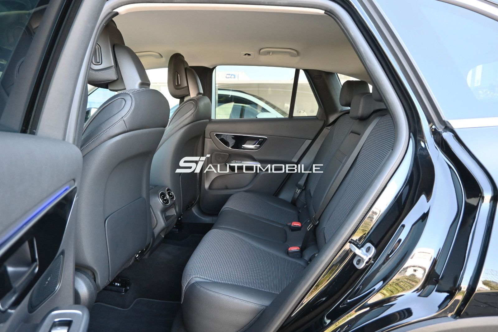 Fahrzeugabbildung Mercedes-Benz GLC 200 4MATIC Aut. °AHK°MEMORY°360°-KAM°8-FACH°