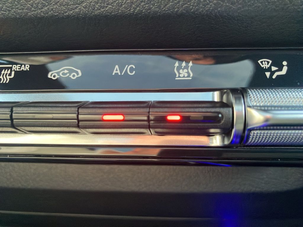 Fahrzeugabbildung Mercedes-Benz GLA 220 d 4M AMG*NIGHT*AHK*PANO*DISTR*MEMO*360°