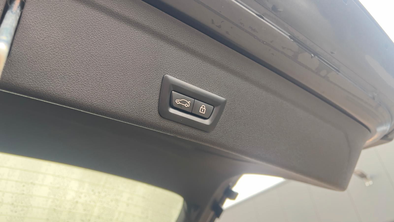 Fahrzeugabbildung BMW X6 M550 i*Laser*STHZ*AHK*HU*B&W*VOLL*Mietkauf
